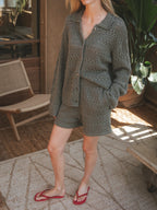 Grüne Häkel-Shorts