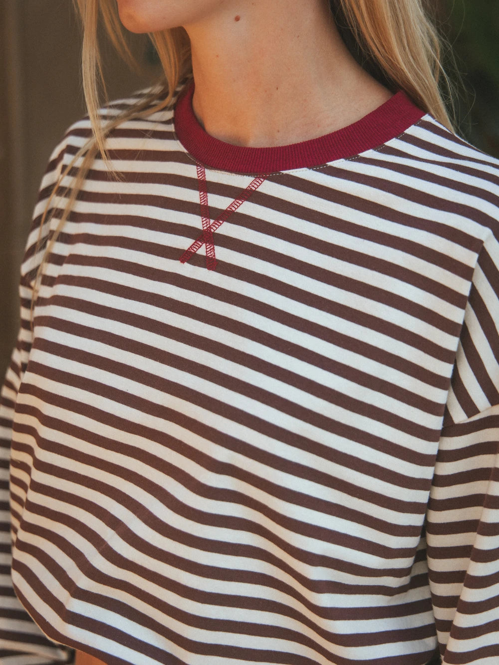 Braun/Rot gestreiftes Langarmshirt