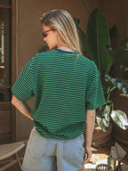 Grün gestreiftes, weiches T-Shirt