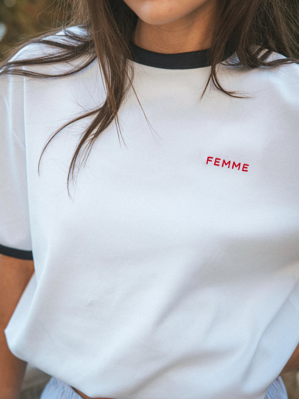 Hellblaues T-Shirt für Frauen mit Kragen