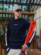 Marineblauer Strickpullover für den Skiclub