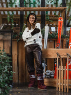 Weißer, weicher Pullover mit Polka-Dots