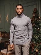 Grauer Wollrollkragenpullover