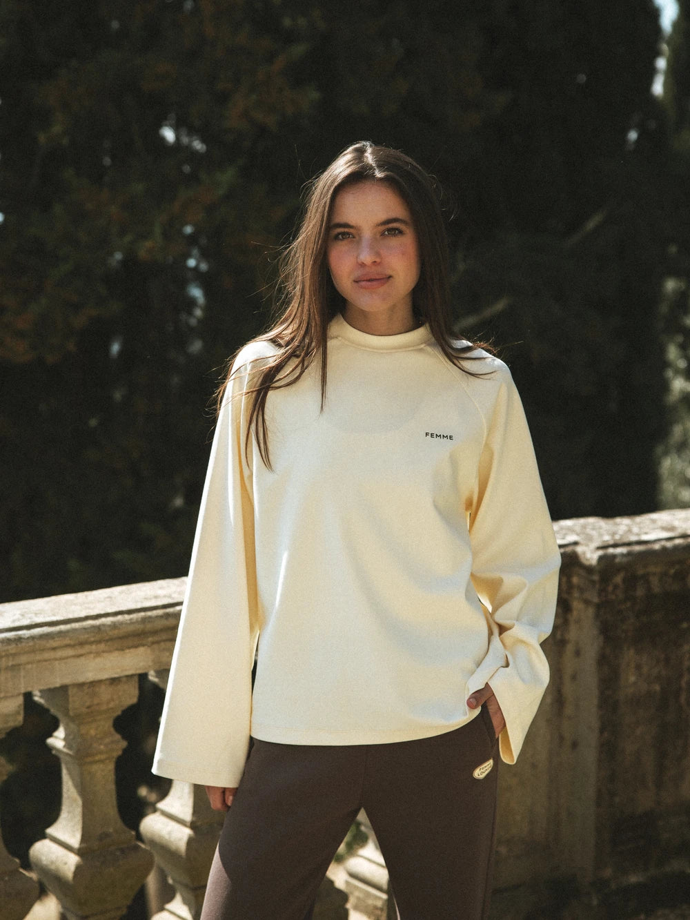 Buttergelbes Raglan-Langarmshirt
