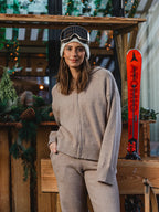 Braune Strickweste mit Reißverschluss