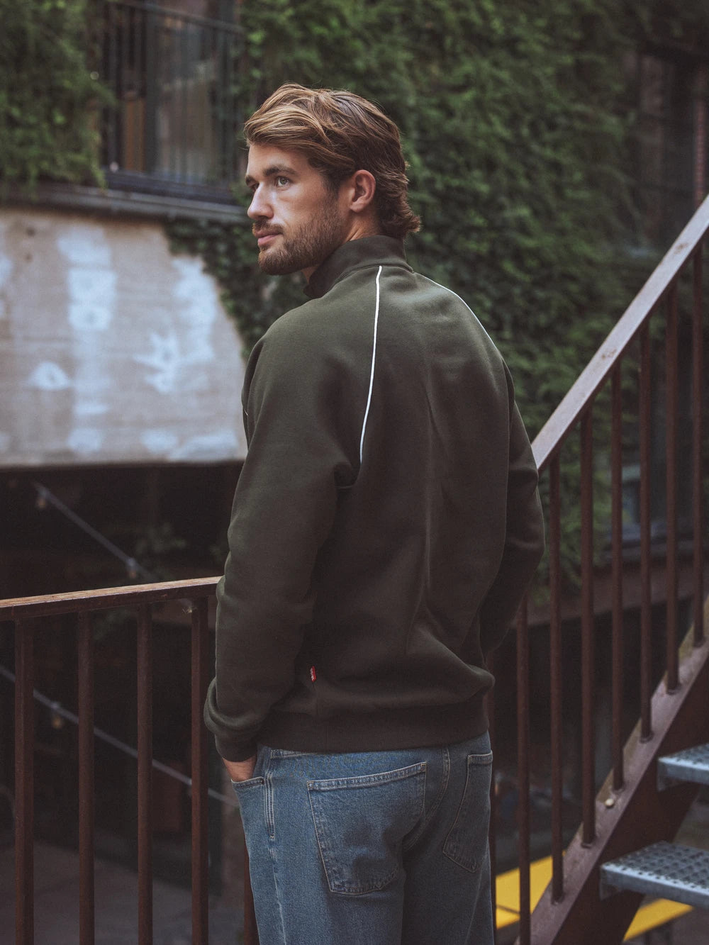 Armee-Raglan-Pullover