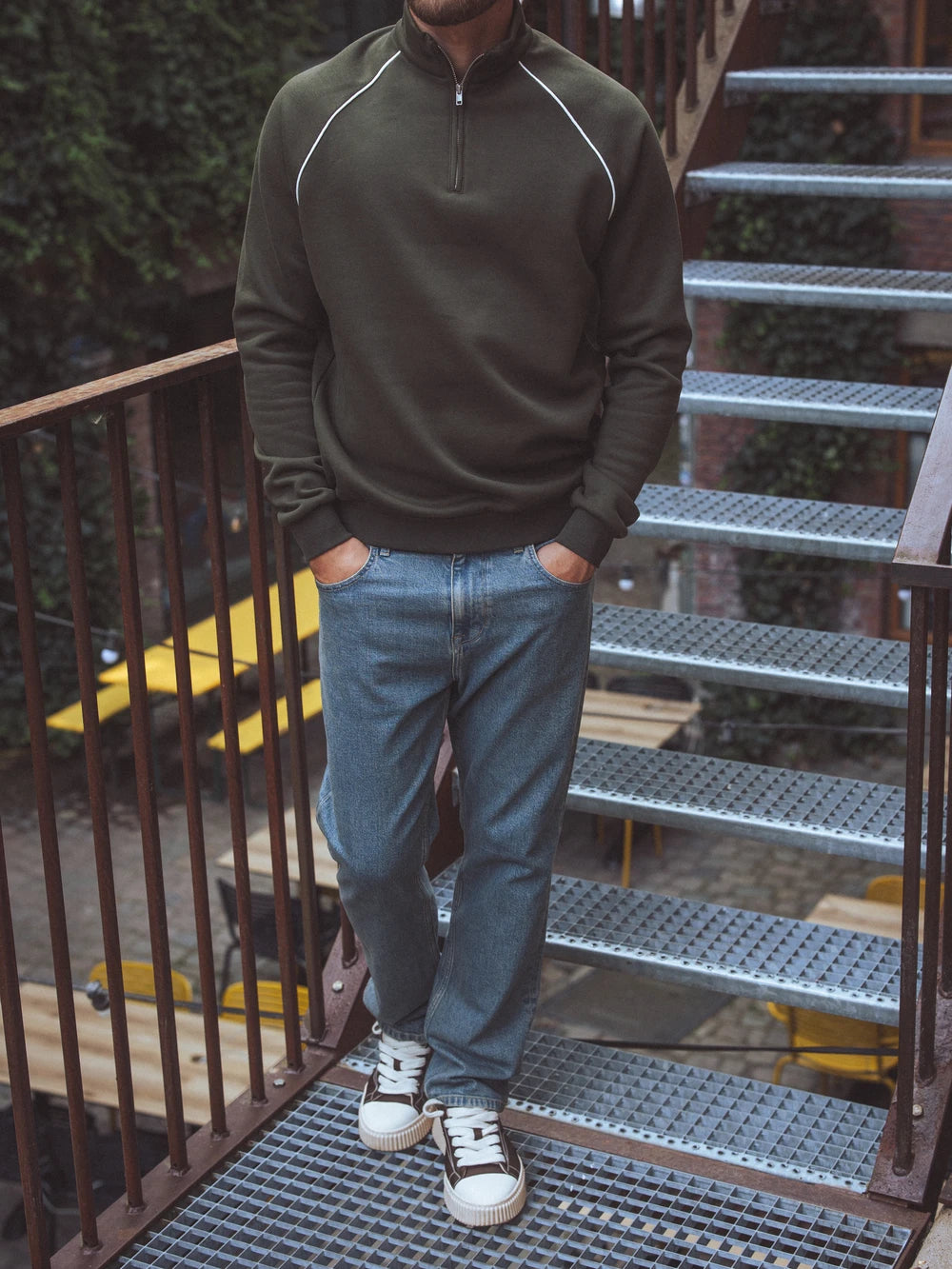 Armee-Raglan-Pullover