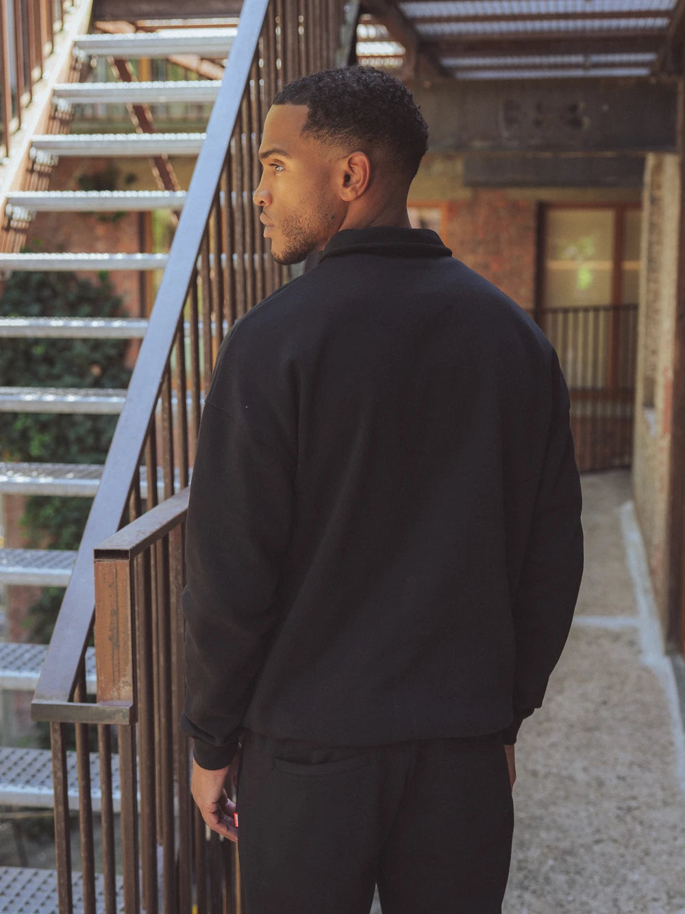 Black Oversized Zipper Sweater