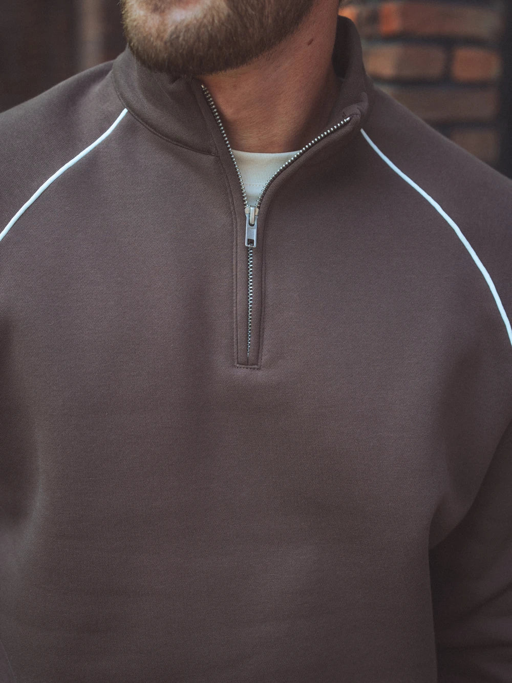 Brauner Raglanpullover