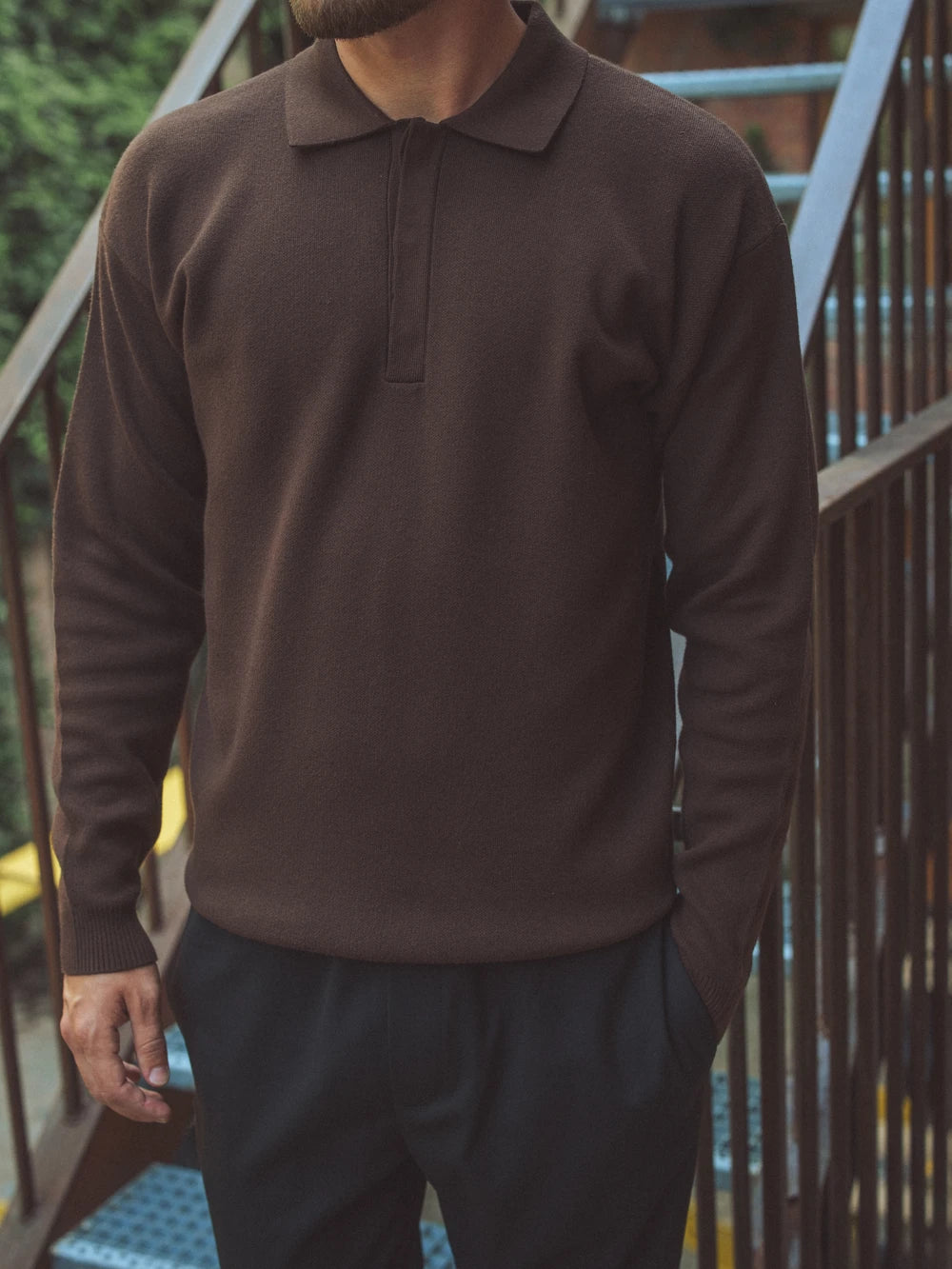 Braunes Oversize-Strickpolo