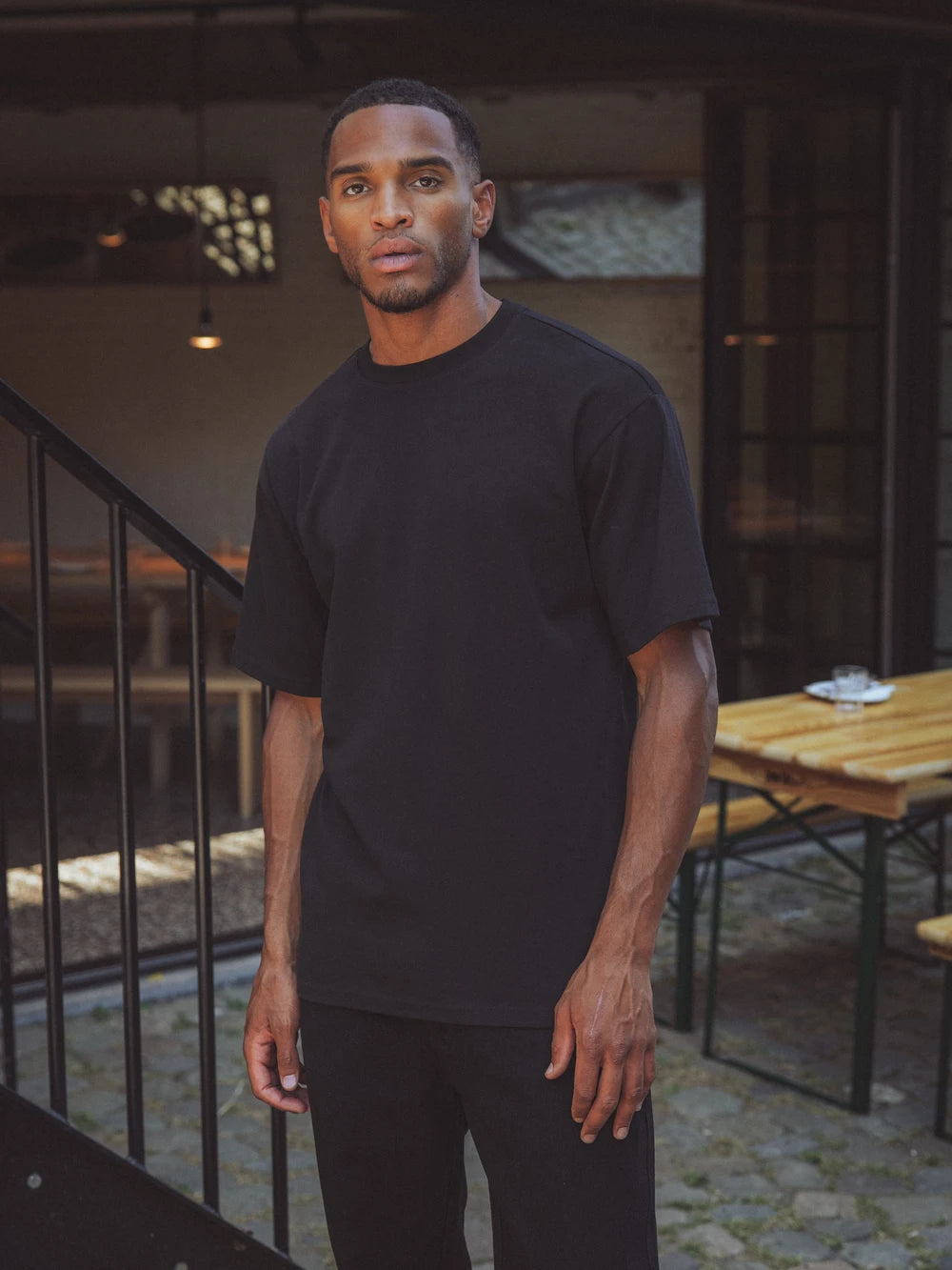 Schwarzes Oversize-T-Shirt