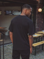 Schwarzes Oversize-T-Shirt