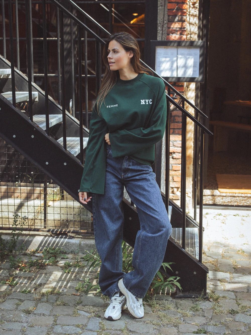 Grünes Oversized NYC Longsleeve