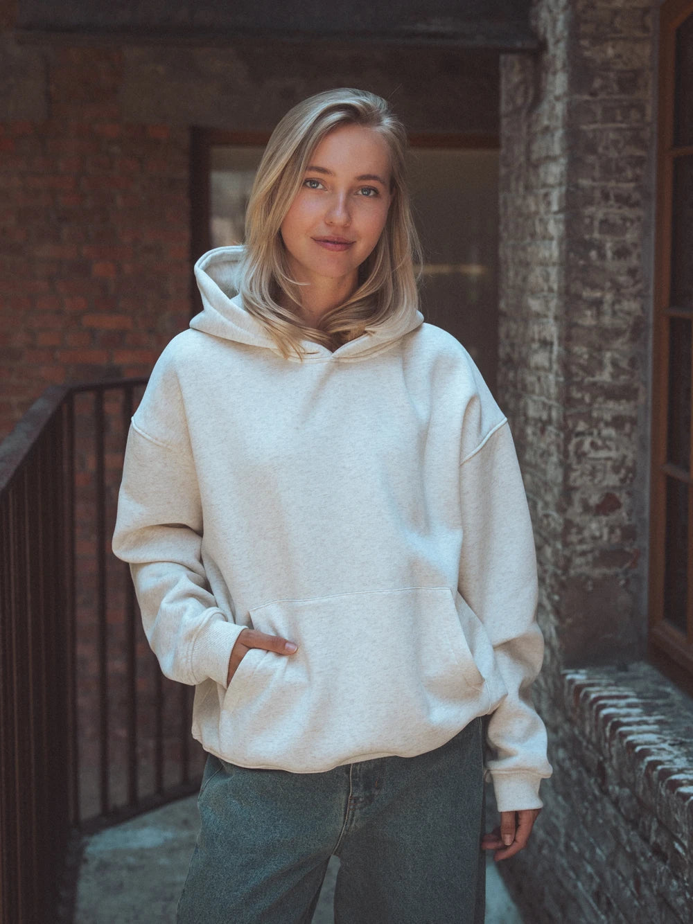 Hellgrauer Oversized Hoodie
