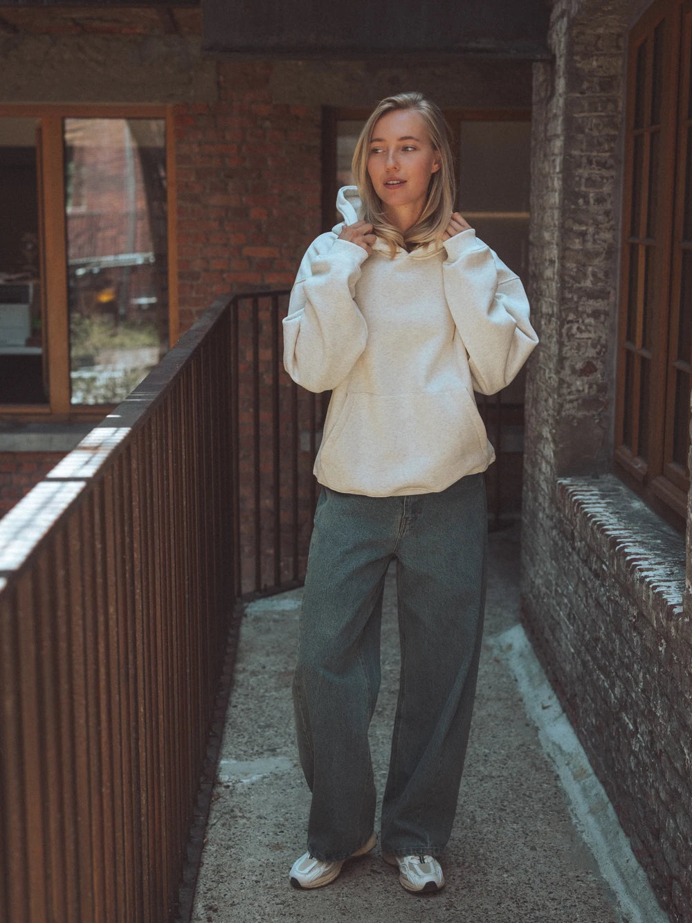 Hellgrauer Oversized Hoodie