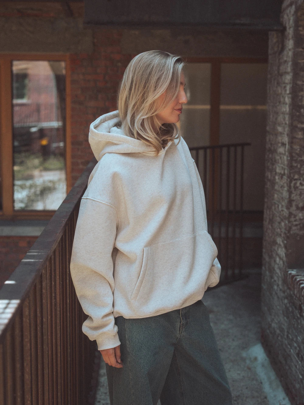 Hellgrauer Oversized Hoodie