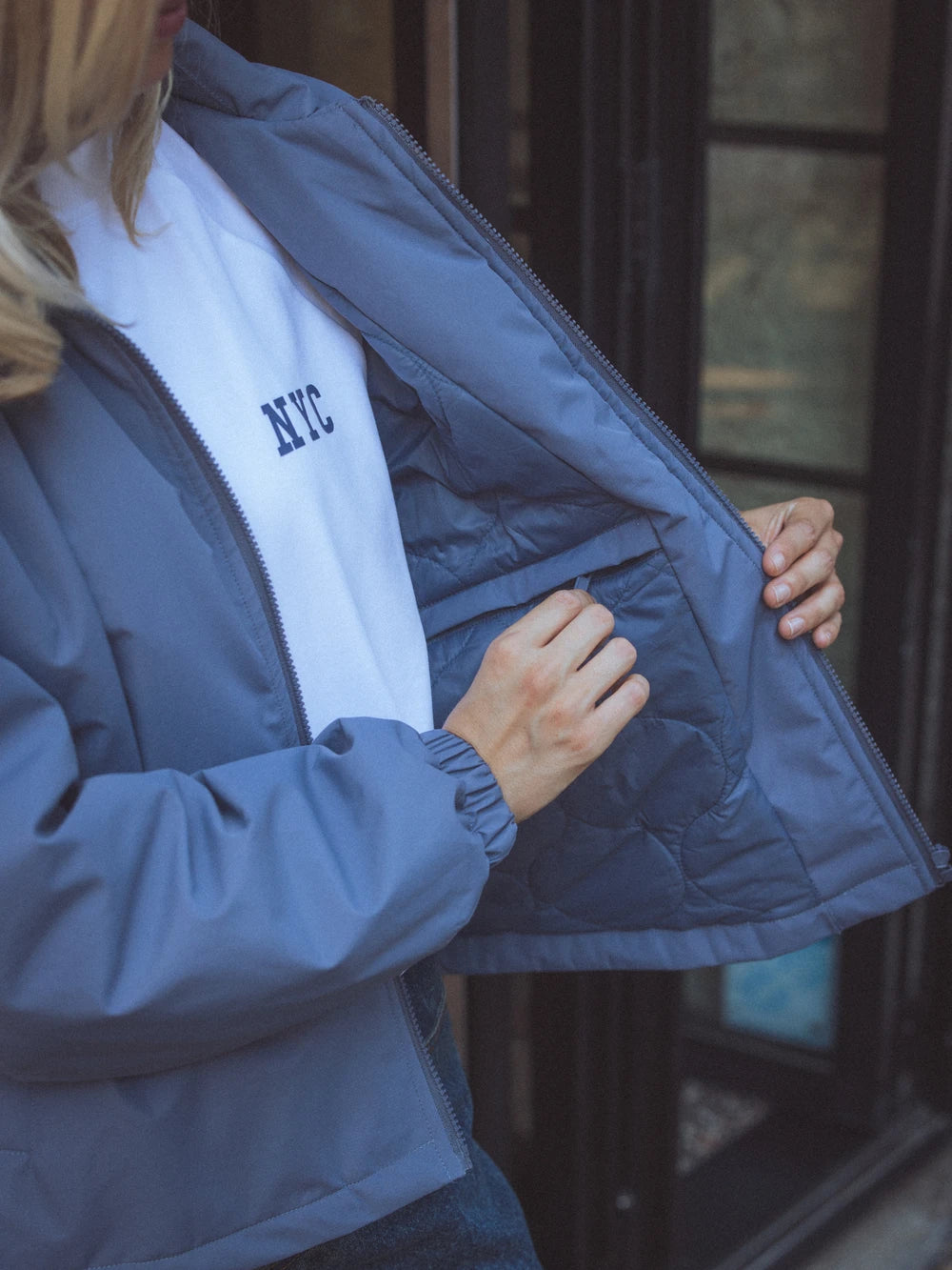Blaue Steppjacke