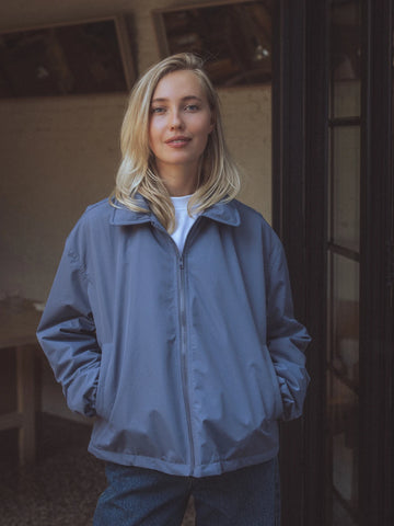 Blaue Steppjacke