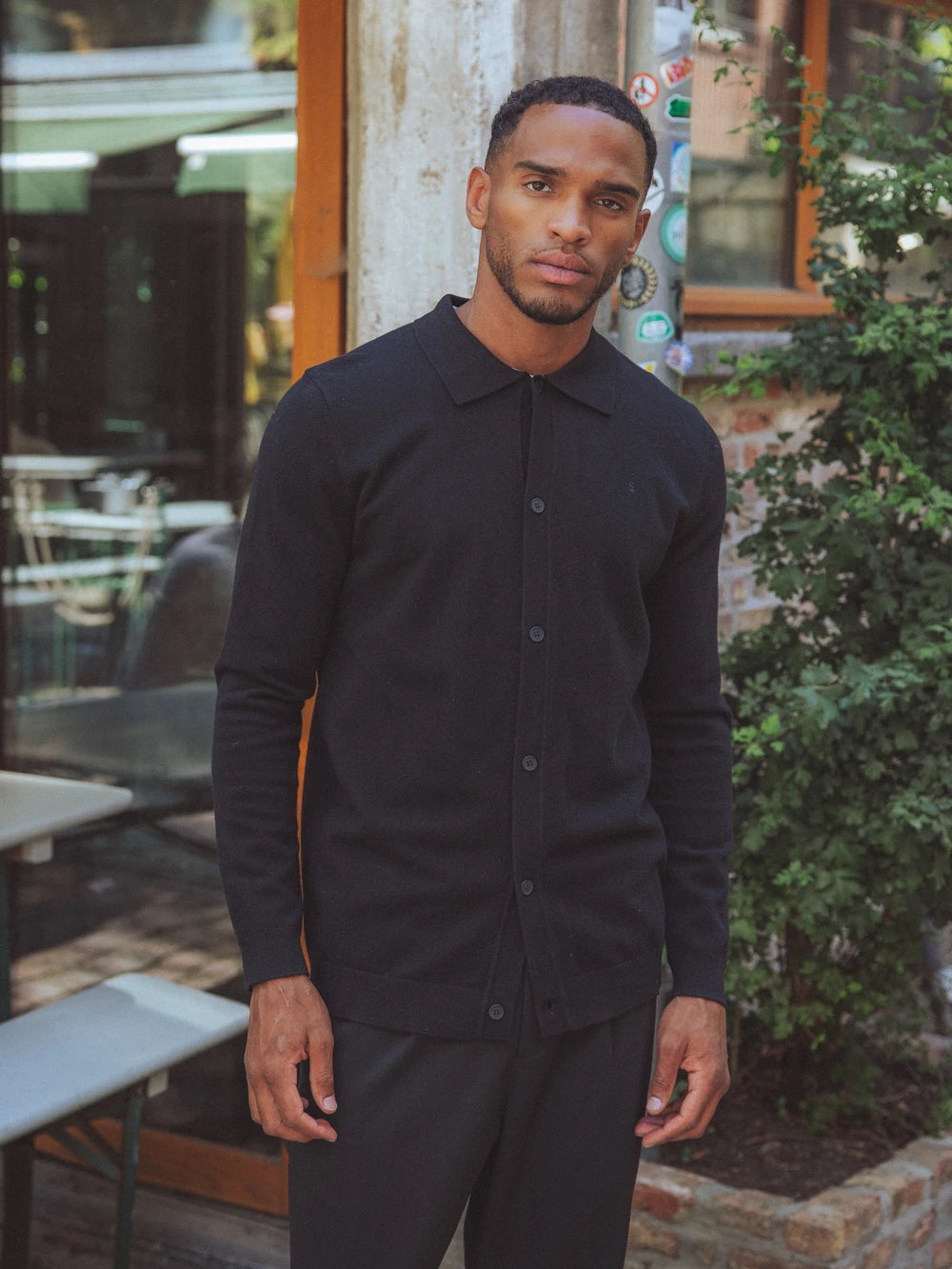 Schwarzer Wollcardigan