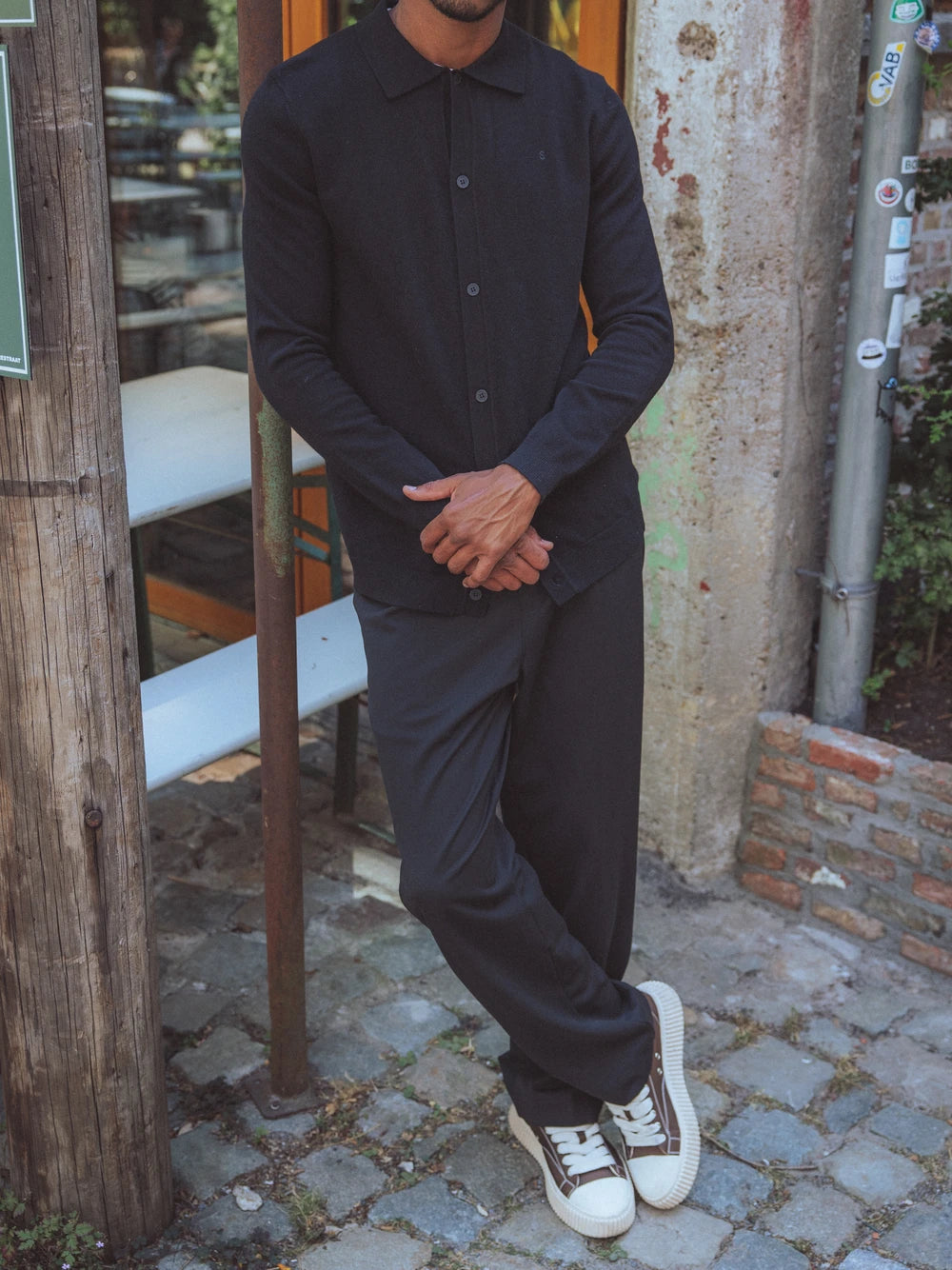 Schwarzer Wollcardigan