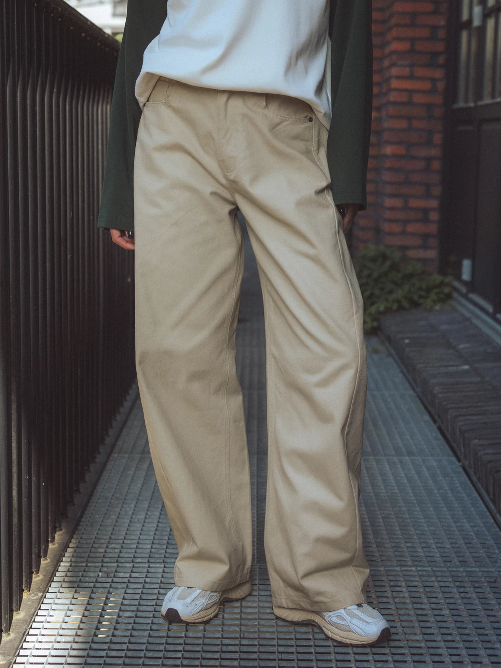 Beige Balloon Jeans