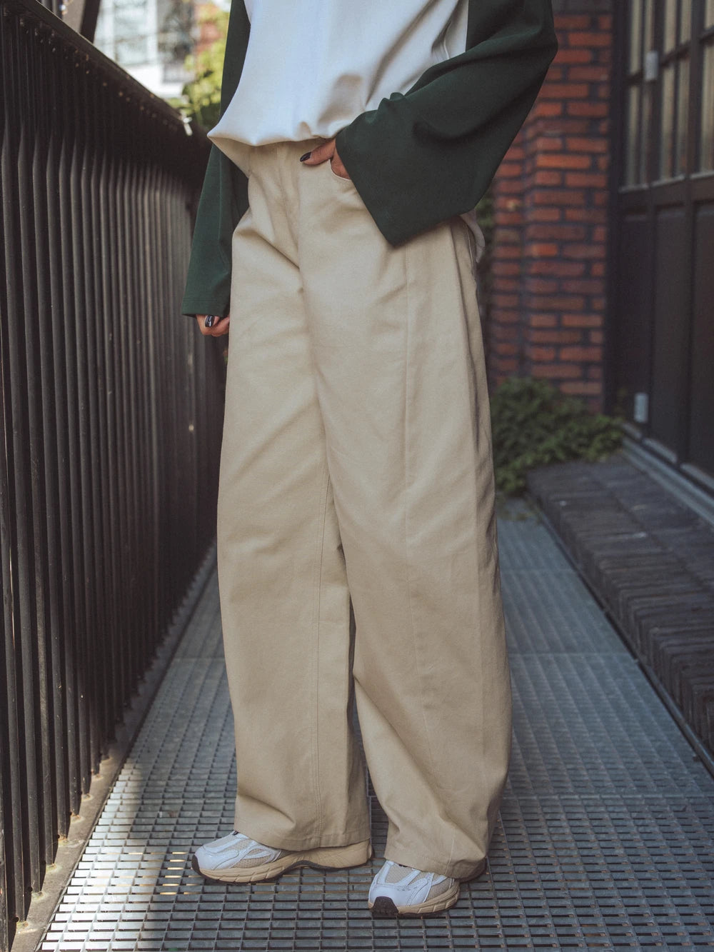 Beige Balloon Jeans
