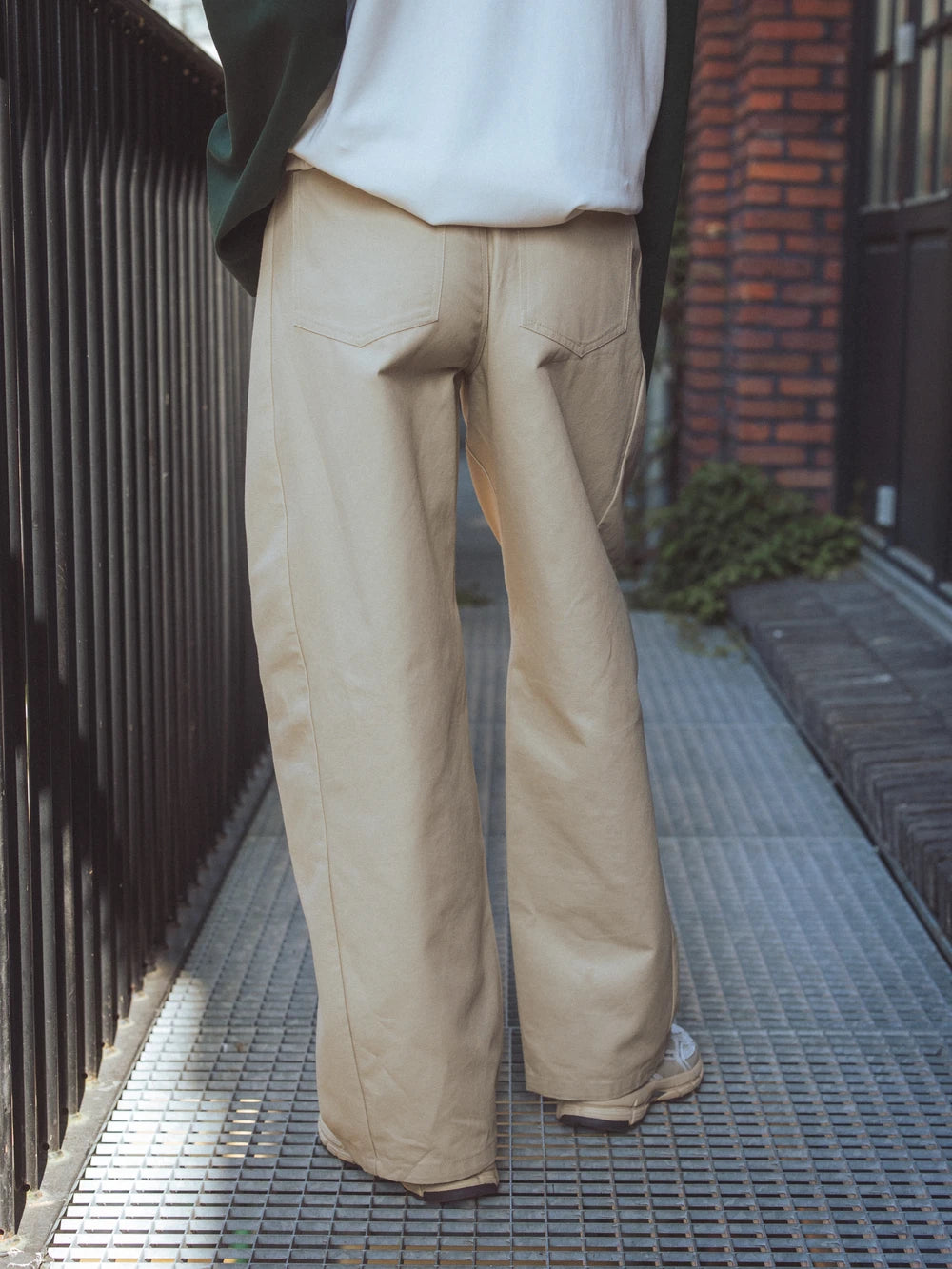 Beige Balloon Jeans