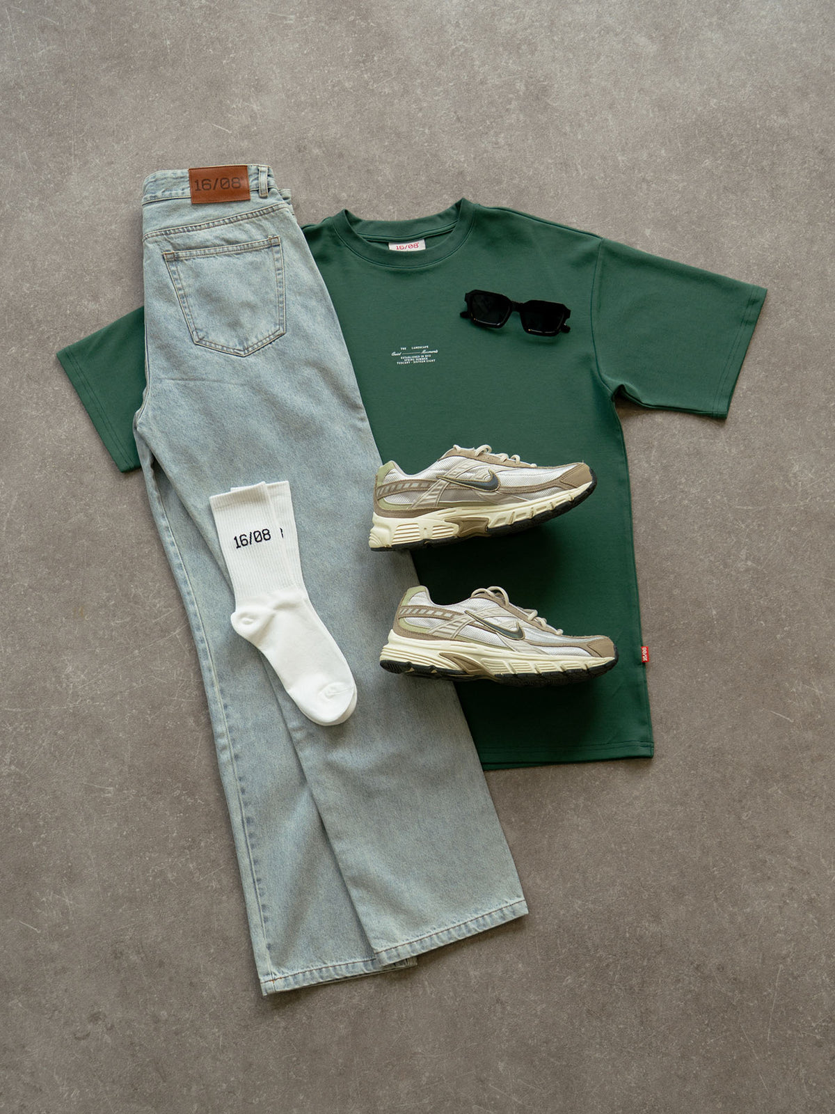 Grünes ruhiges Outfit