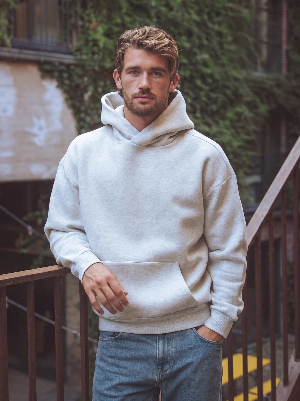Hellgrauer Oversized Hoodie