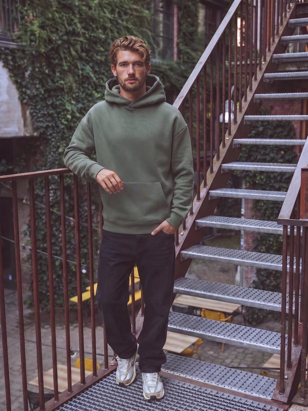 Grüner Oversize-Kapuzenpullover
