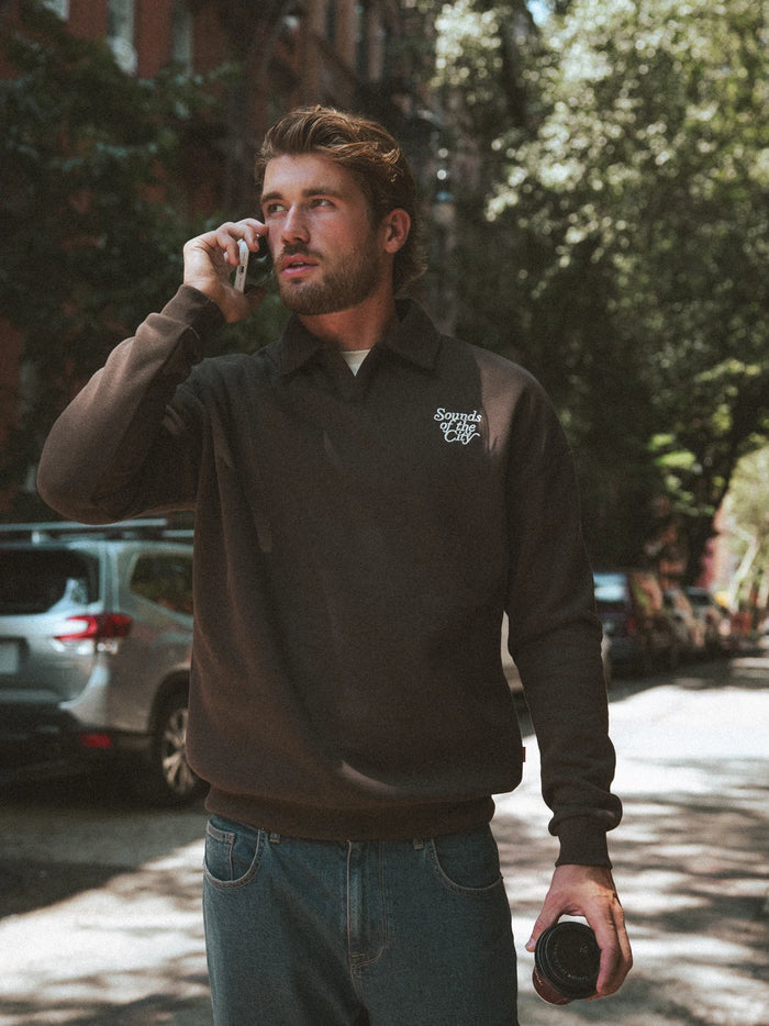 OVERSIZED POLO-SWEATSHIRT IN DUNKELBRAUN