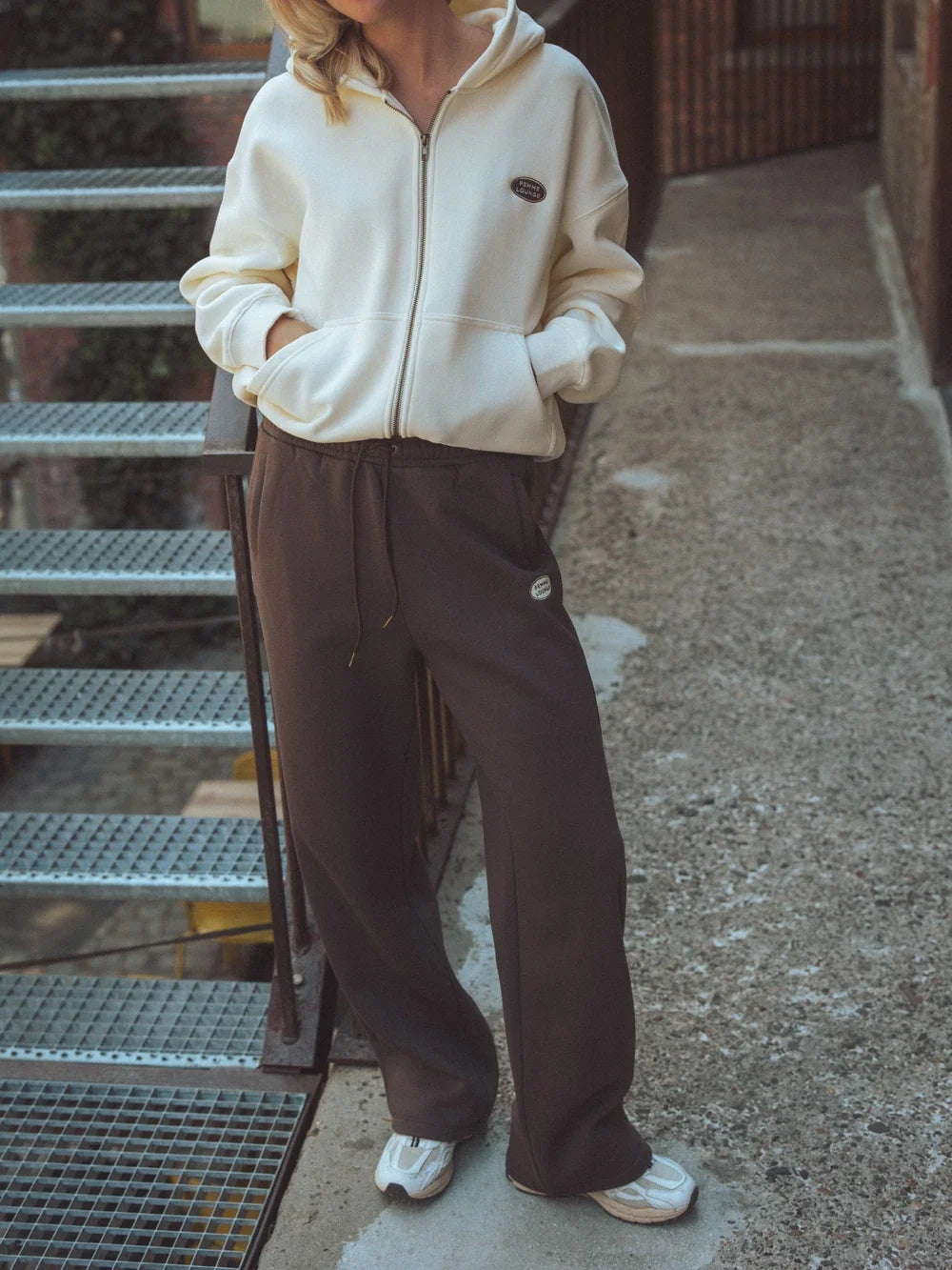 Rot gestreiftes Polo-Outfit