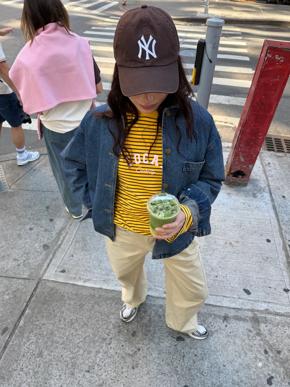 Dunkelgraues Outfit