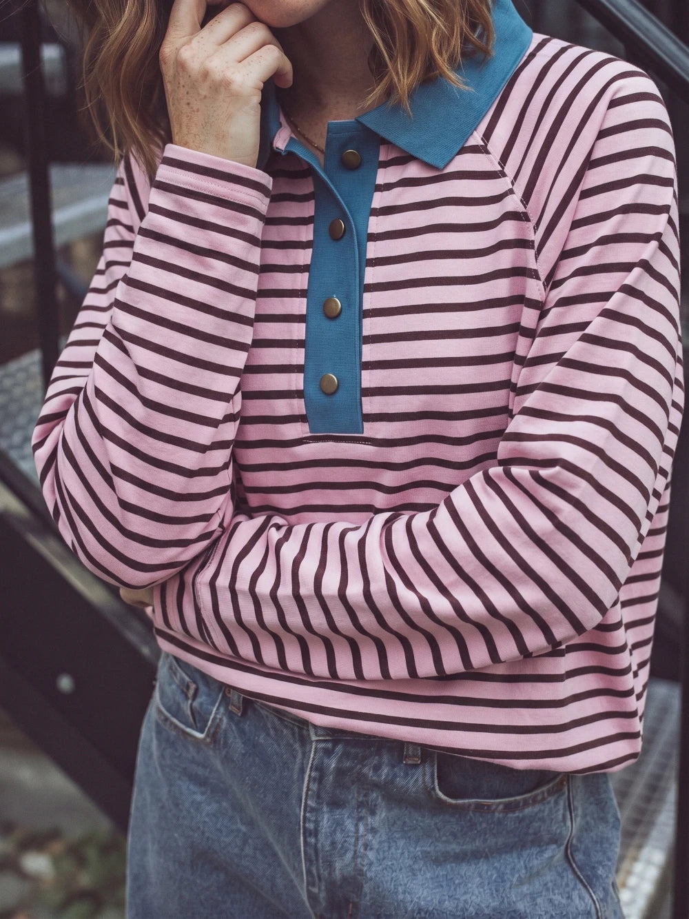 GESTREIFTES OVERSIZED POLO-SWEATSHIRT IN PINK