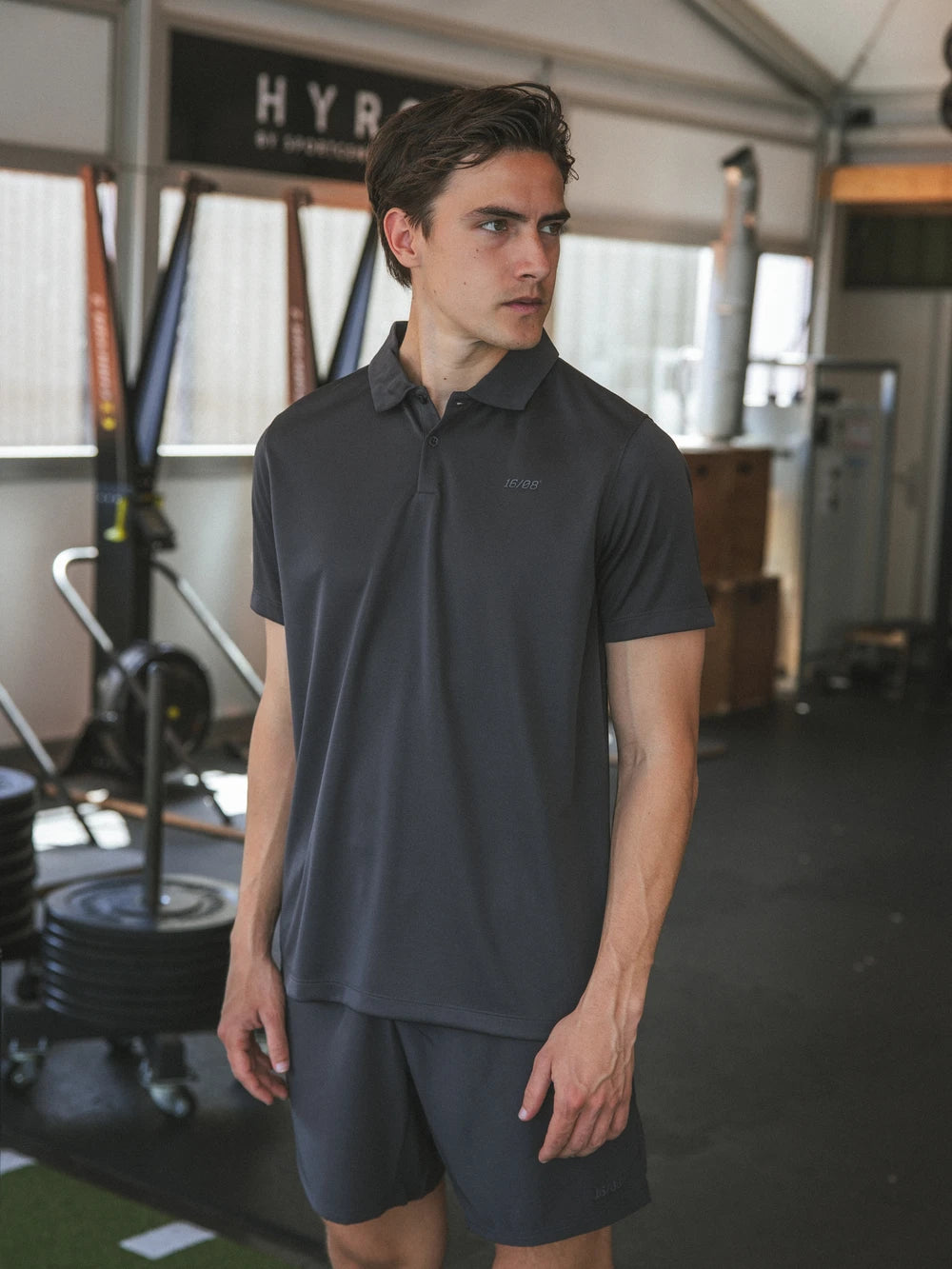 Dunkelgraues Sport-Poloshirt
