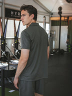 Armeegrünes Sport-Poloshirt