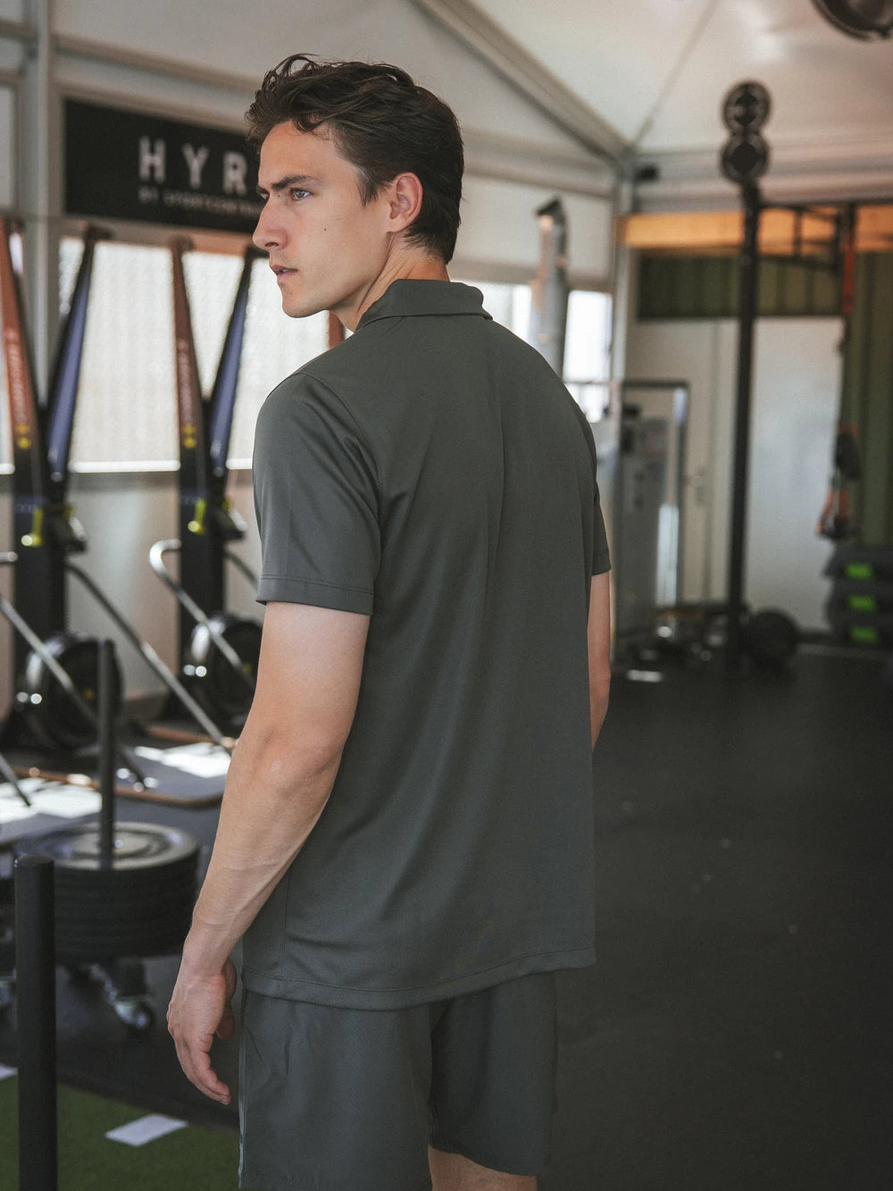 Armeegrünes Sport-Poloshirt