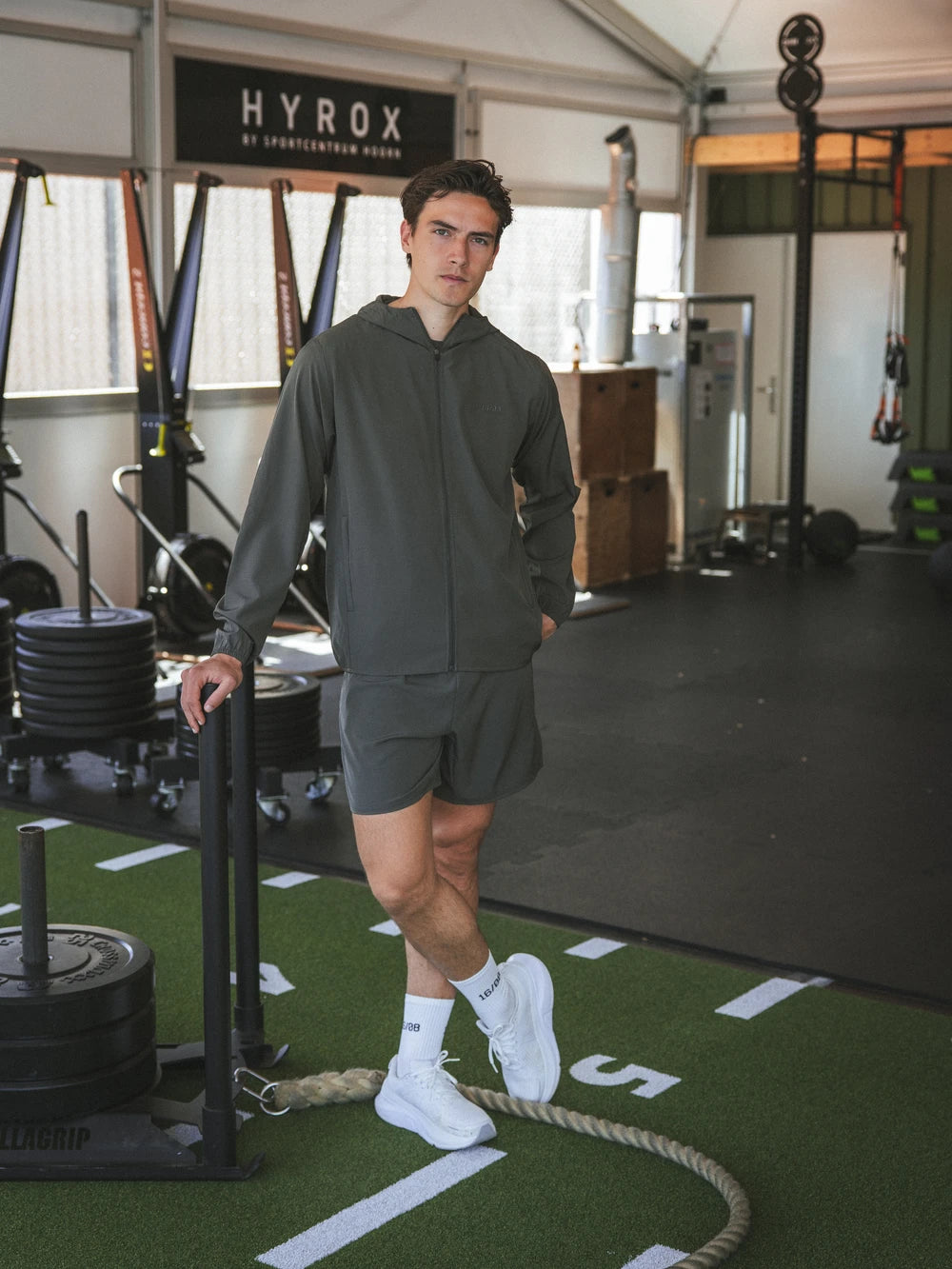 Armygrüne Sportjacke