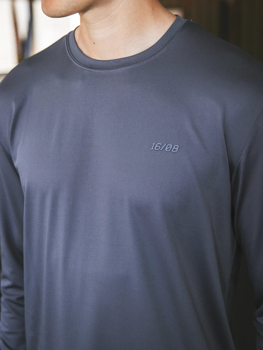 Graublaues Sport-Langarmshirt