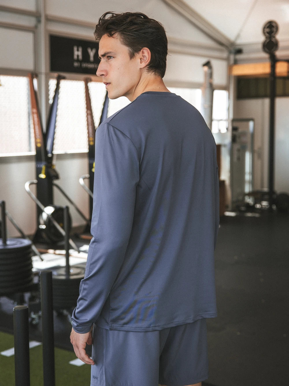 Graublaues Sport-Langarmshirt