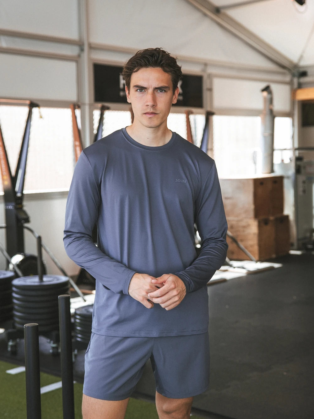 Graublaues Sport-Langarmshirt