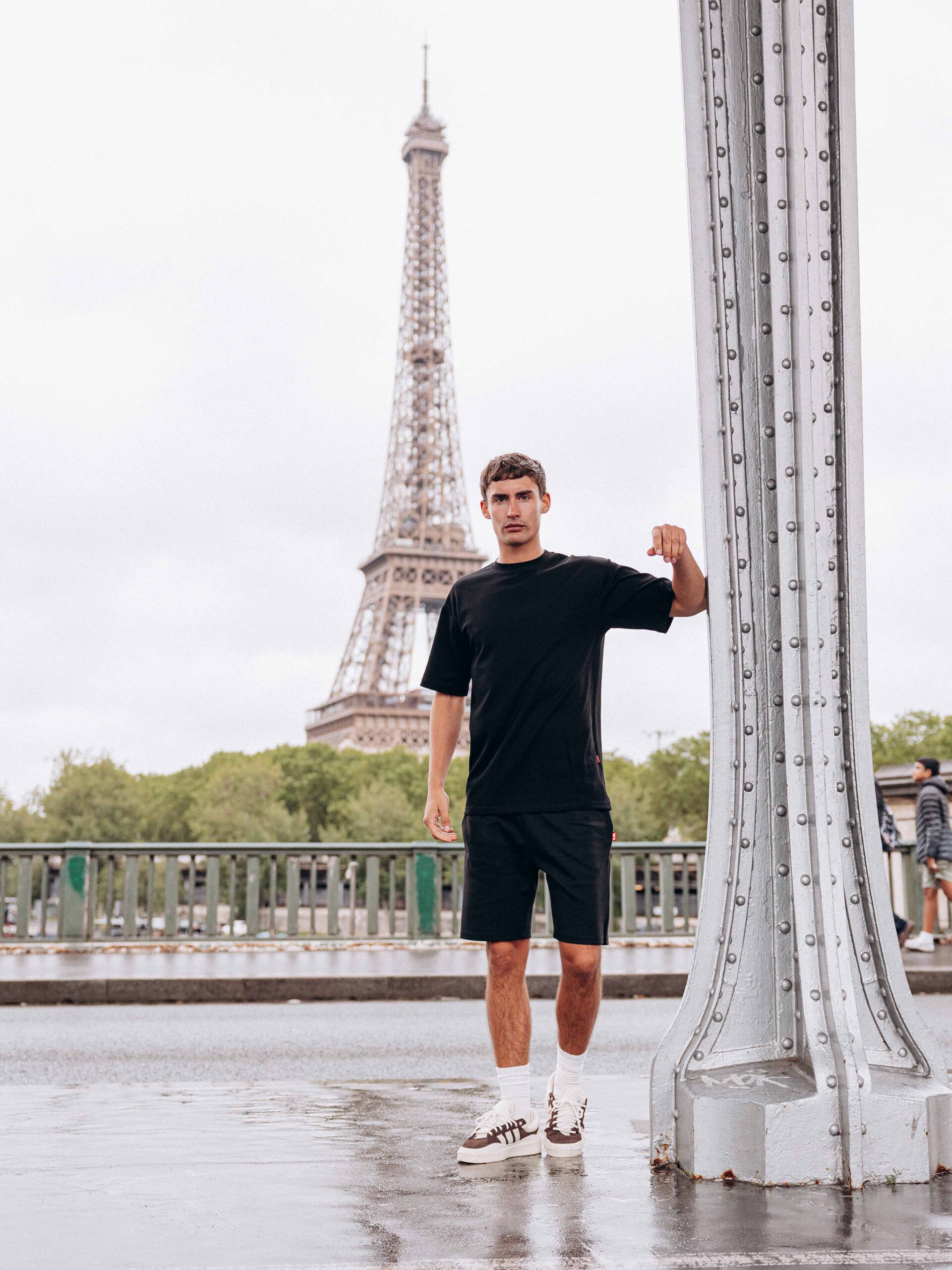 Eiffel Tower Black Oversized T-shirt 1608 WEAR