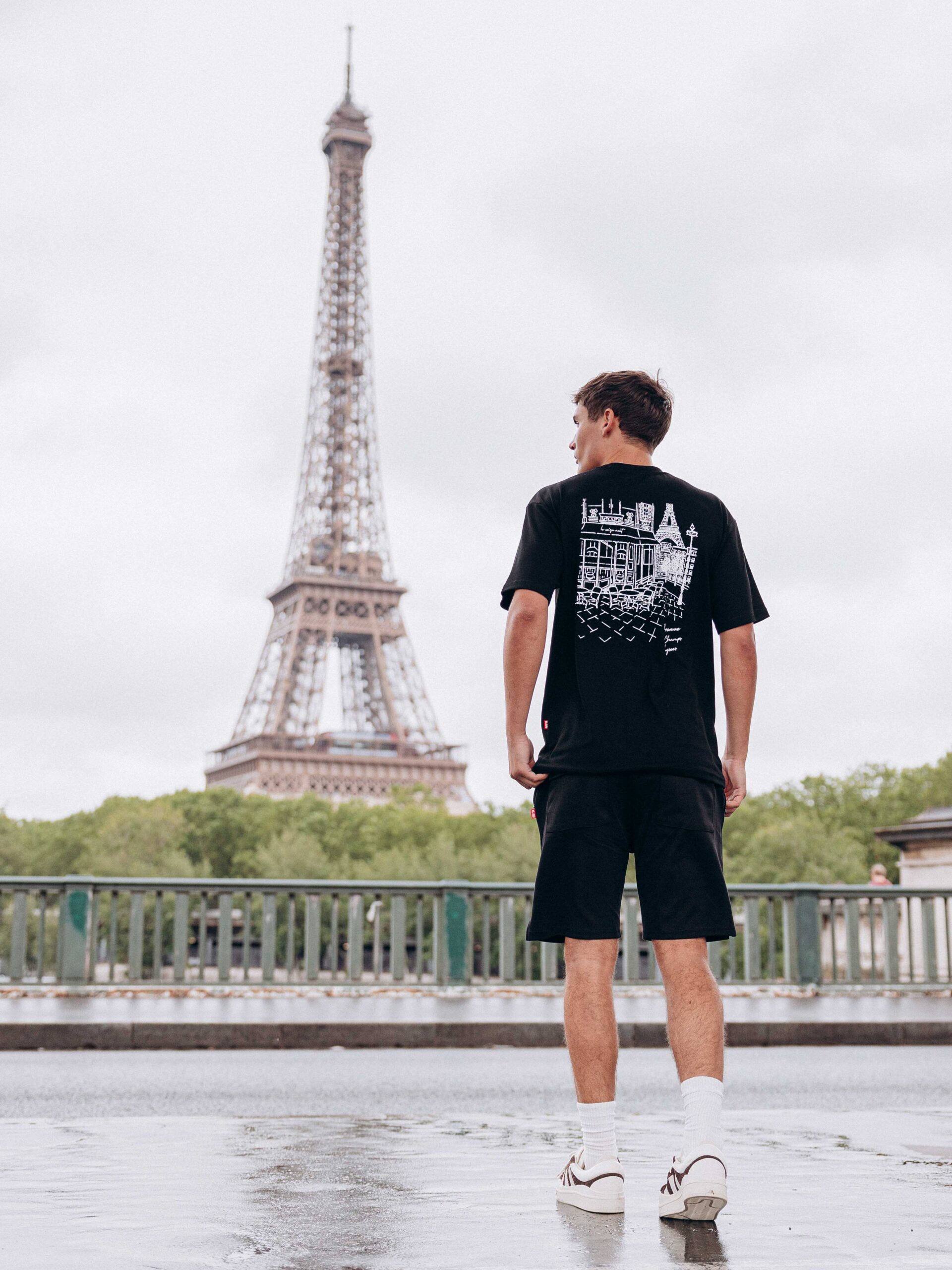 Eiffel Tower Black Oversized T-shirt 1608 WEAR