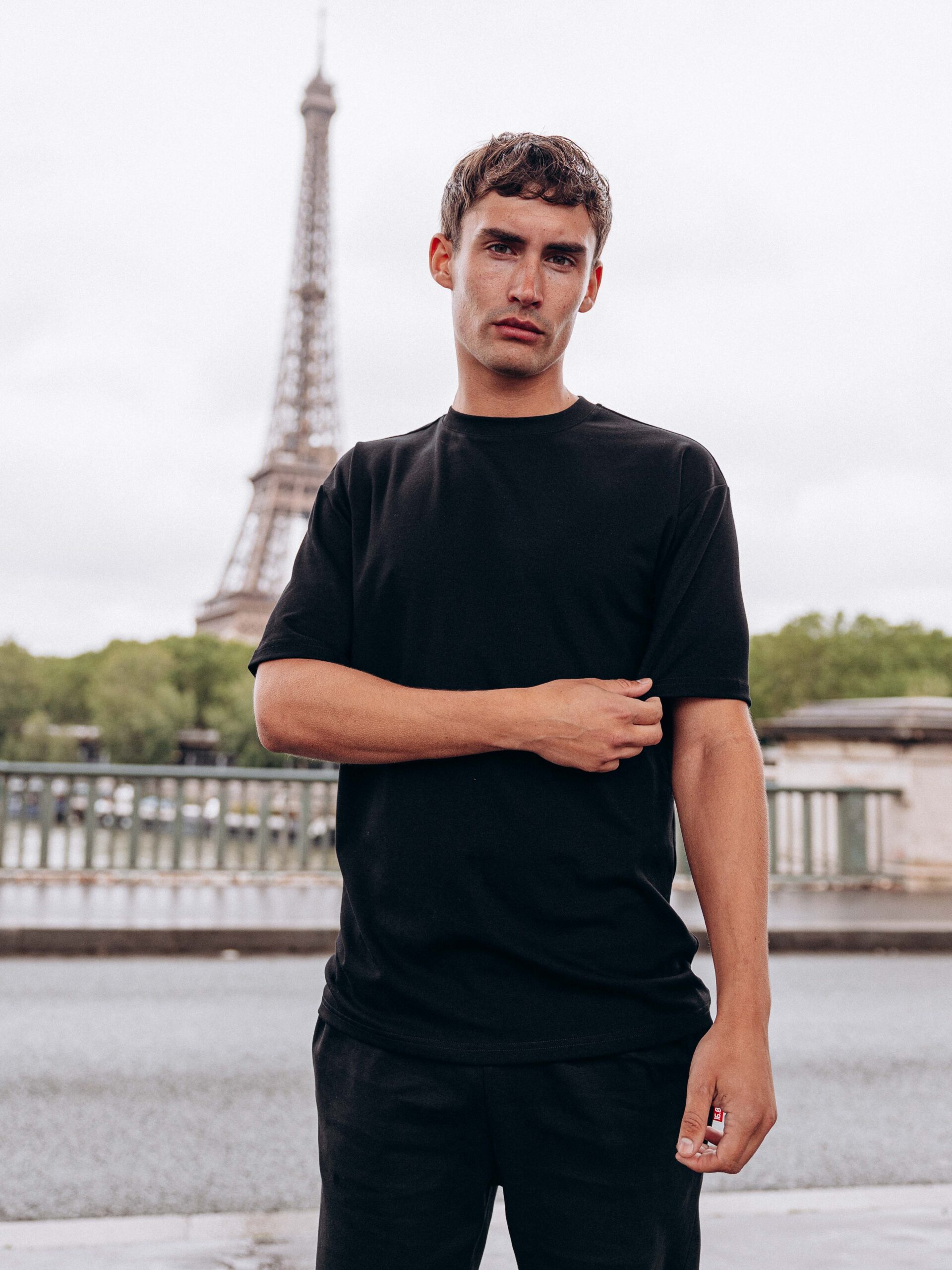 Eiffel Tower Black Oversized T-shirt 1608 WEAR