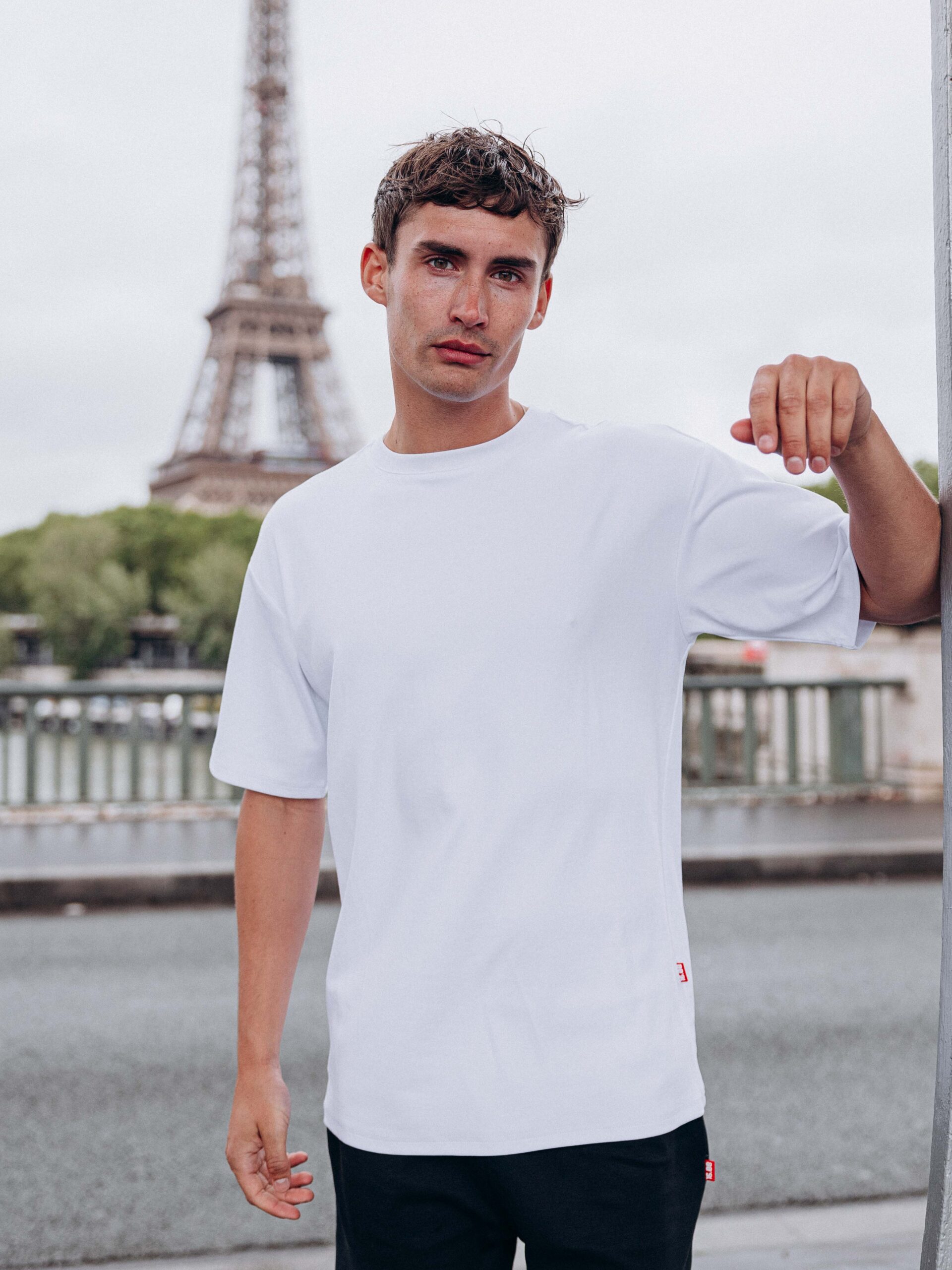 Eiffel Tower White Oversized T-shirt 1608 WEAR