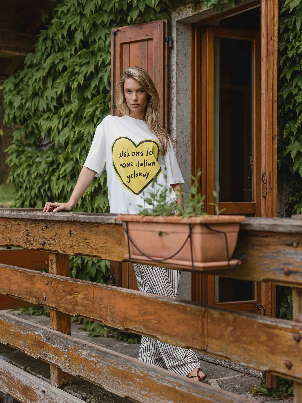 White Heart T-shirt 1608 WEAR
