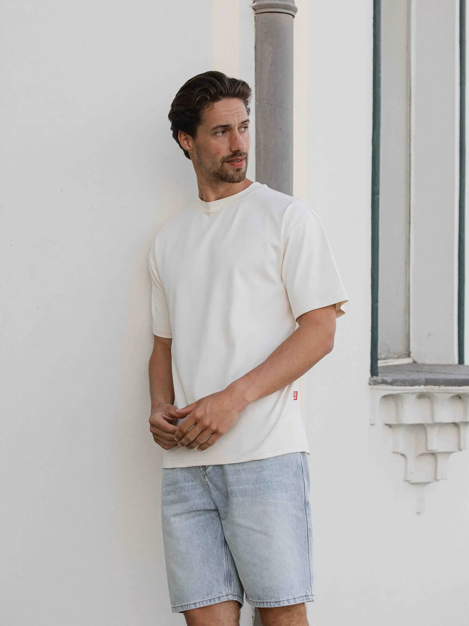 Creme Behind Oversized T-shirt 1608 WEAR