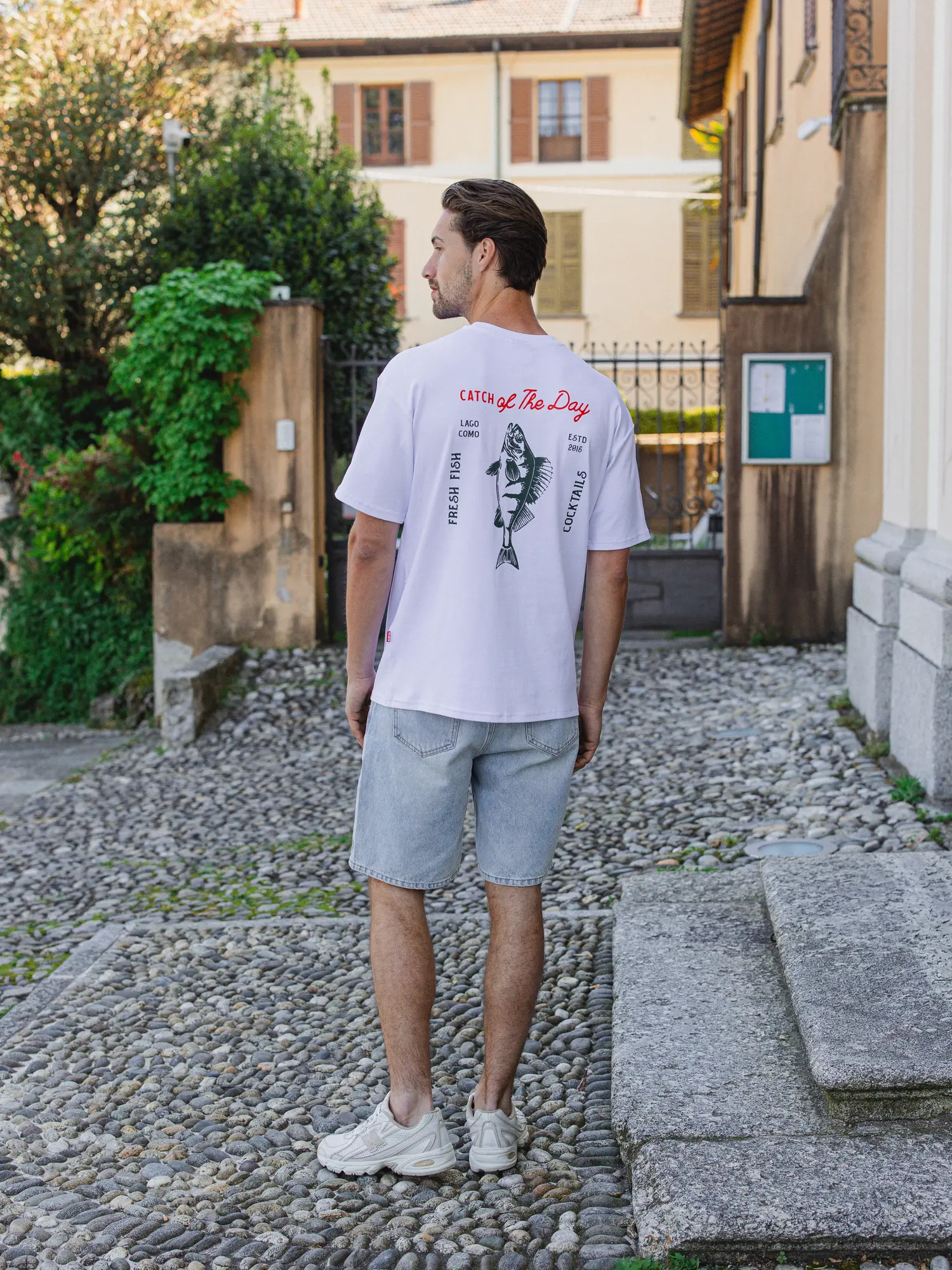 White Catch Oversized T-shirt 1608 WEAR