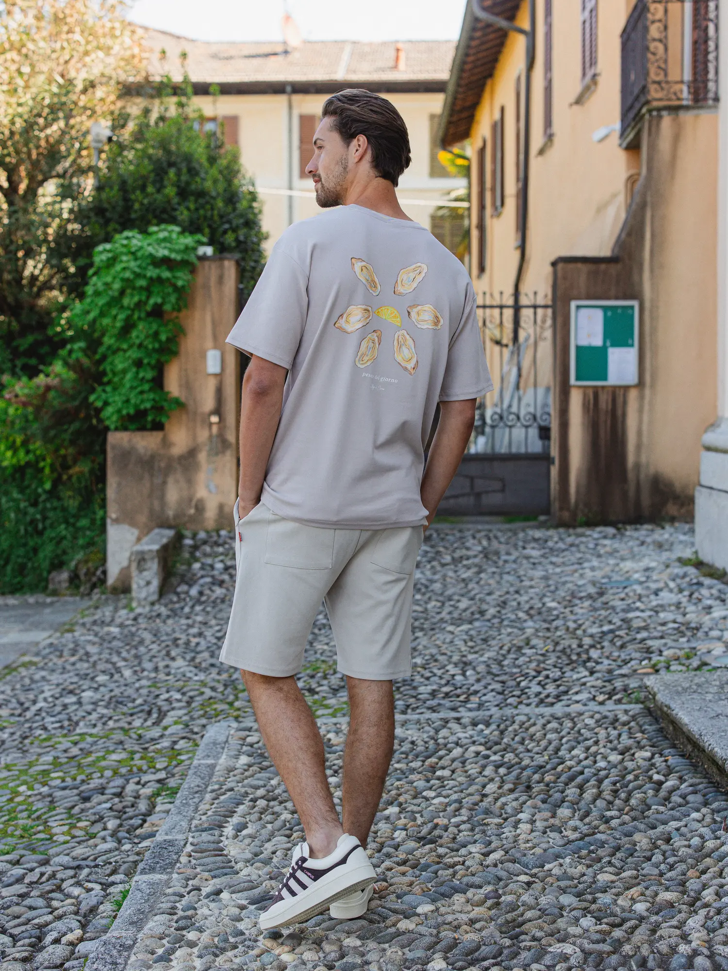 Oyster Oversized T-shirt 1608 WEAR