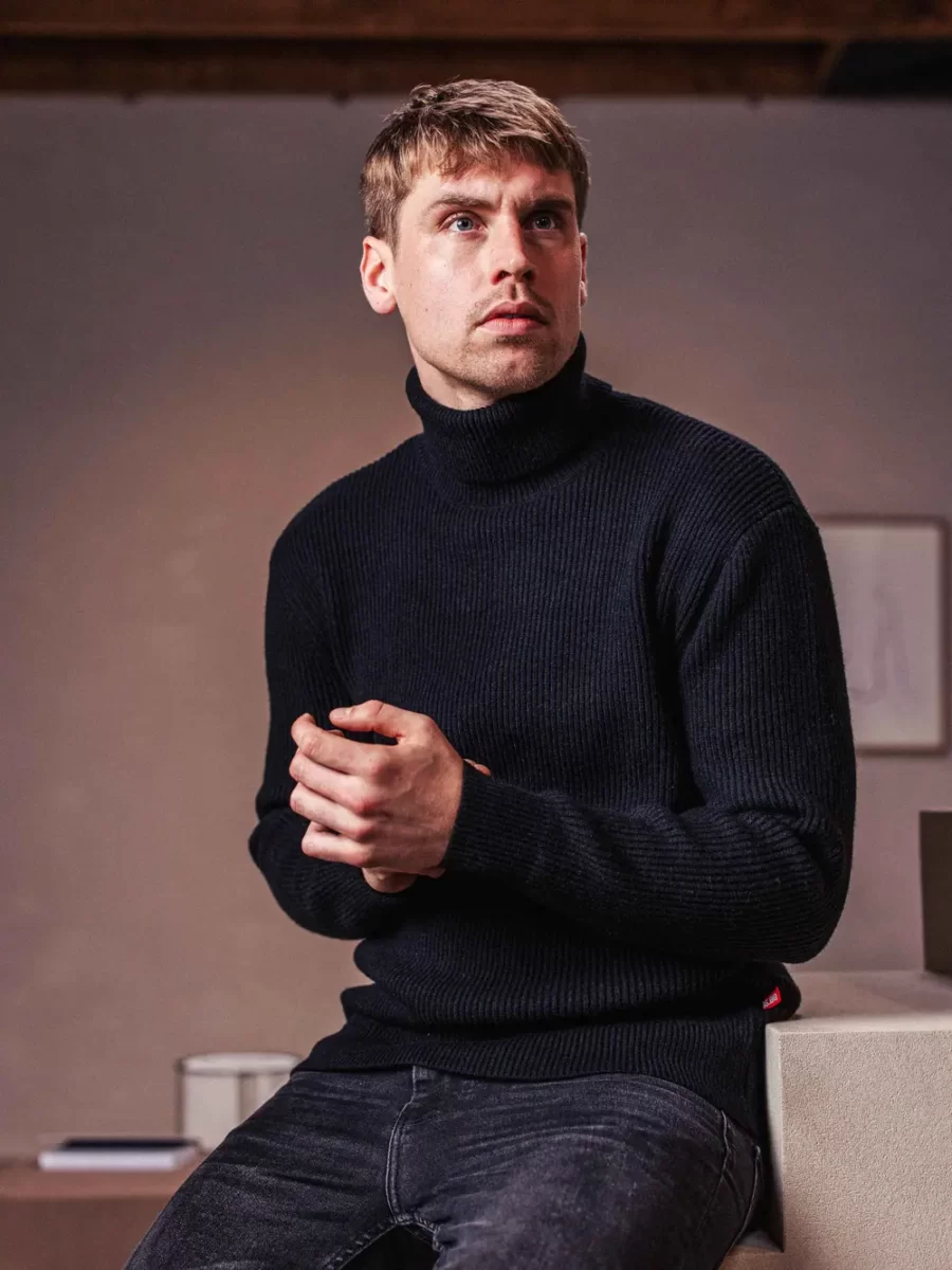 Black Knitted Turtleneck Rib